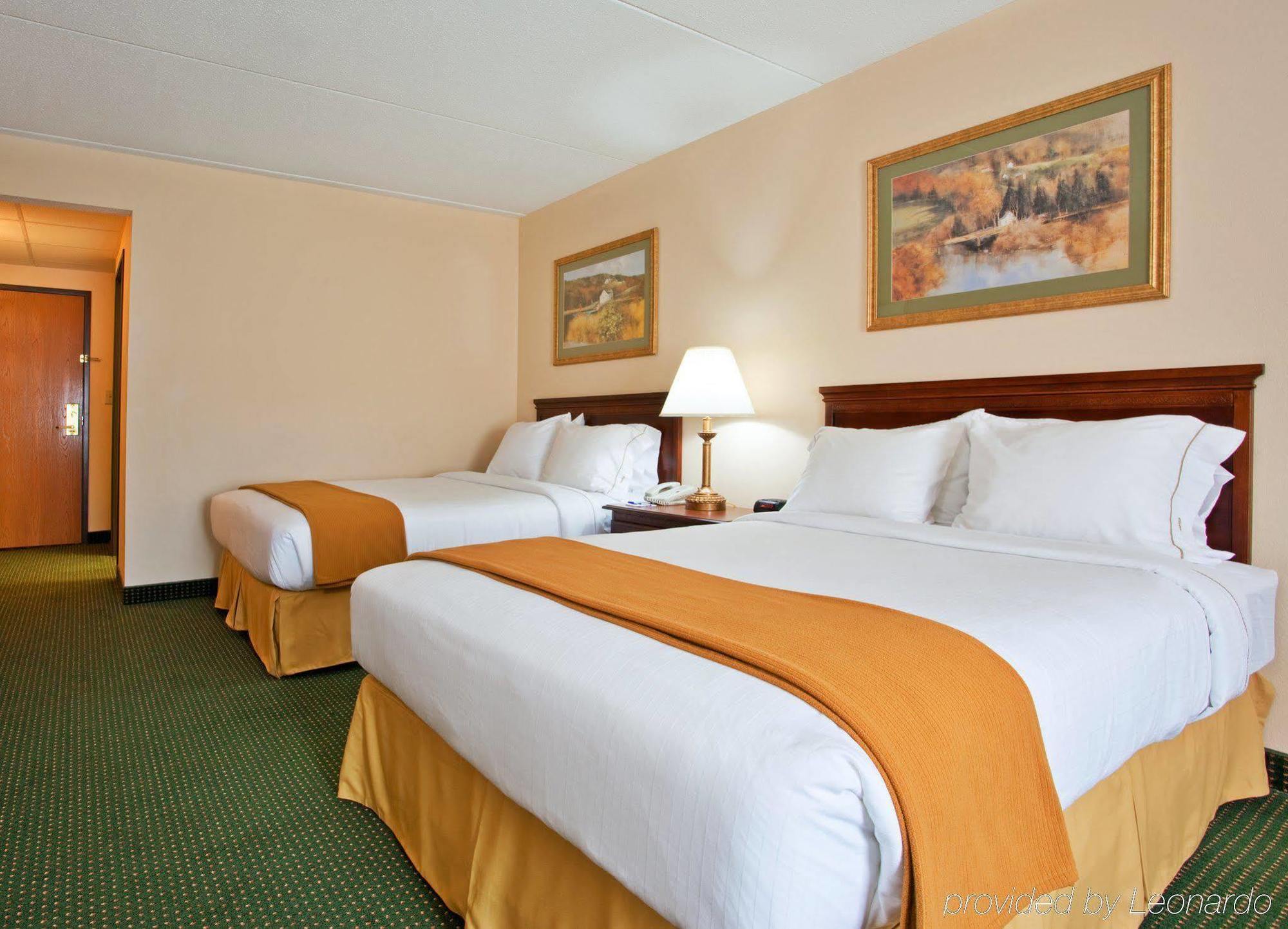 Holiday Inn Express Mount Pleasant- Scottdale By Ihg Esterno foto