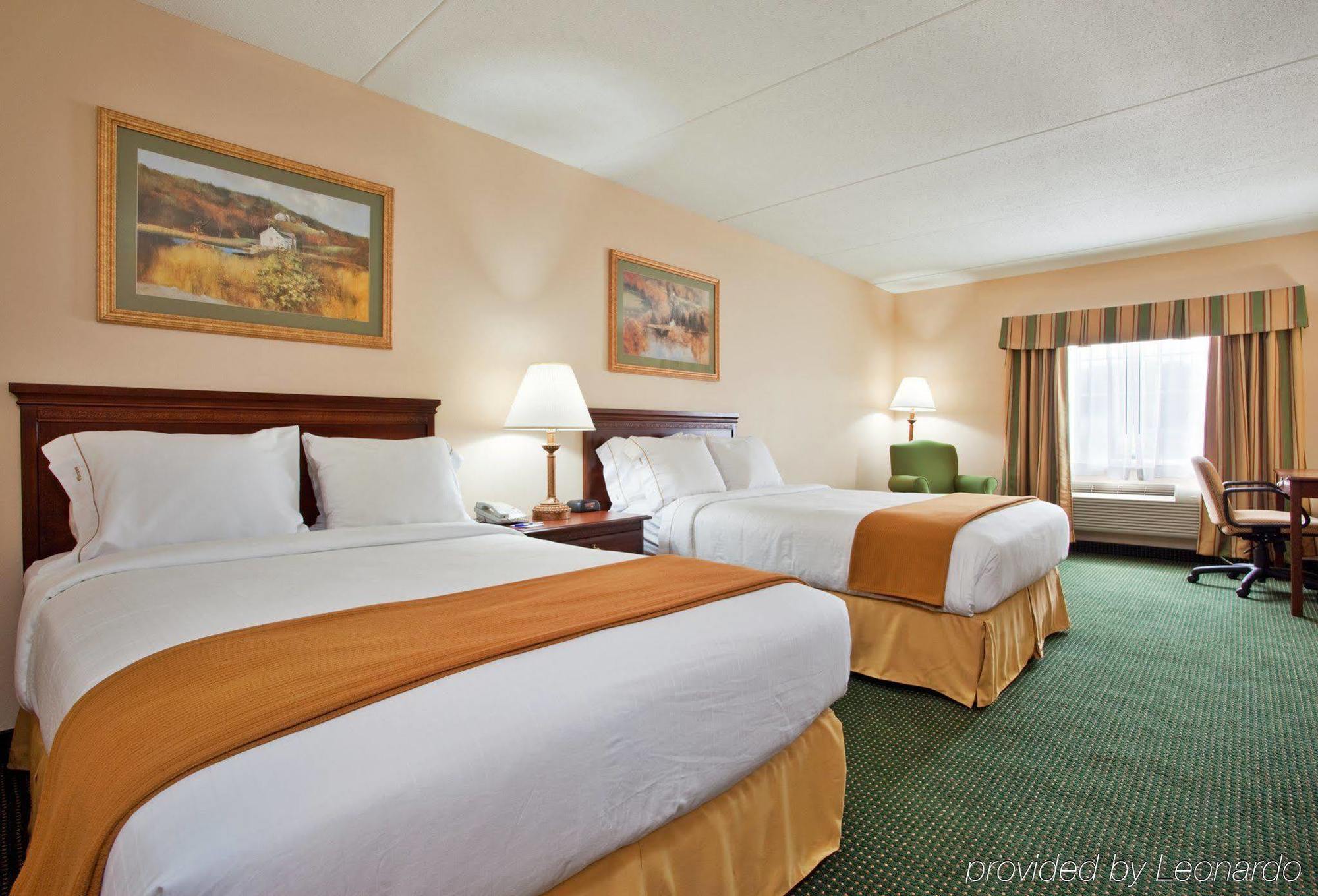 Holiday Inn Express Mount Pleasant- Scottdale By Ihg Esterno foto