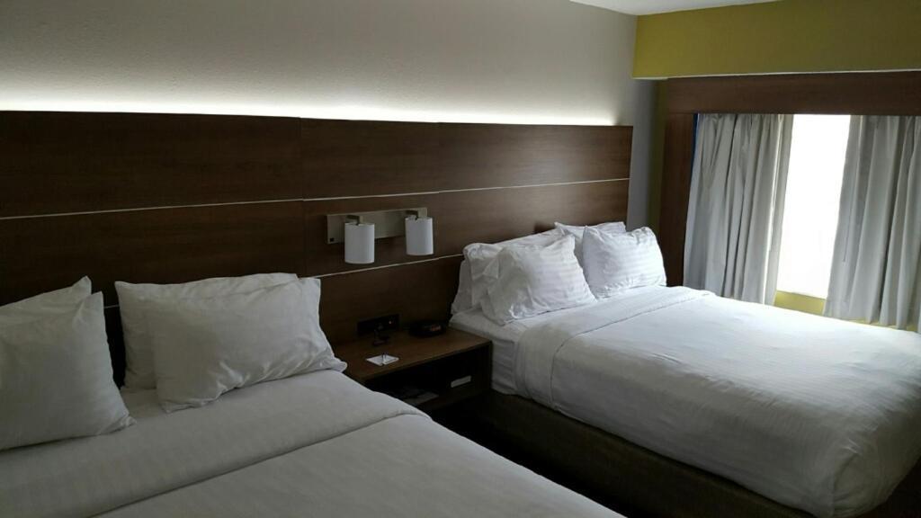 Holiday Inn Express Mount Pleasant- Scottdale By Ihg Esterno foto
