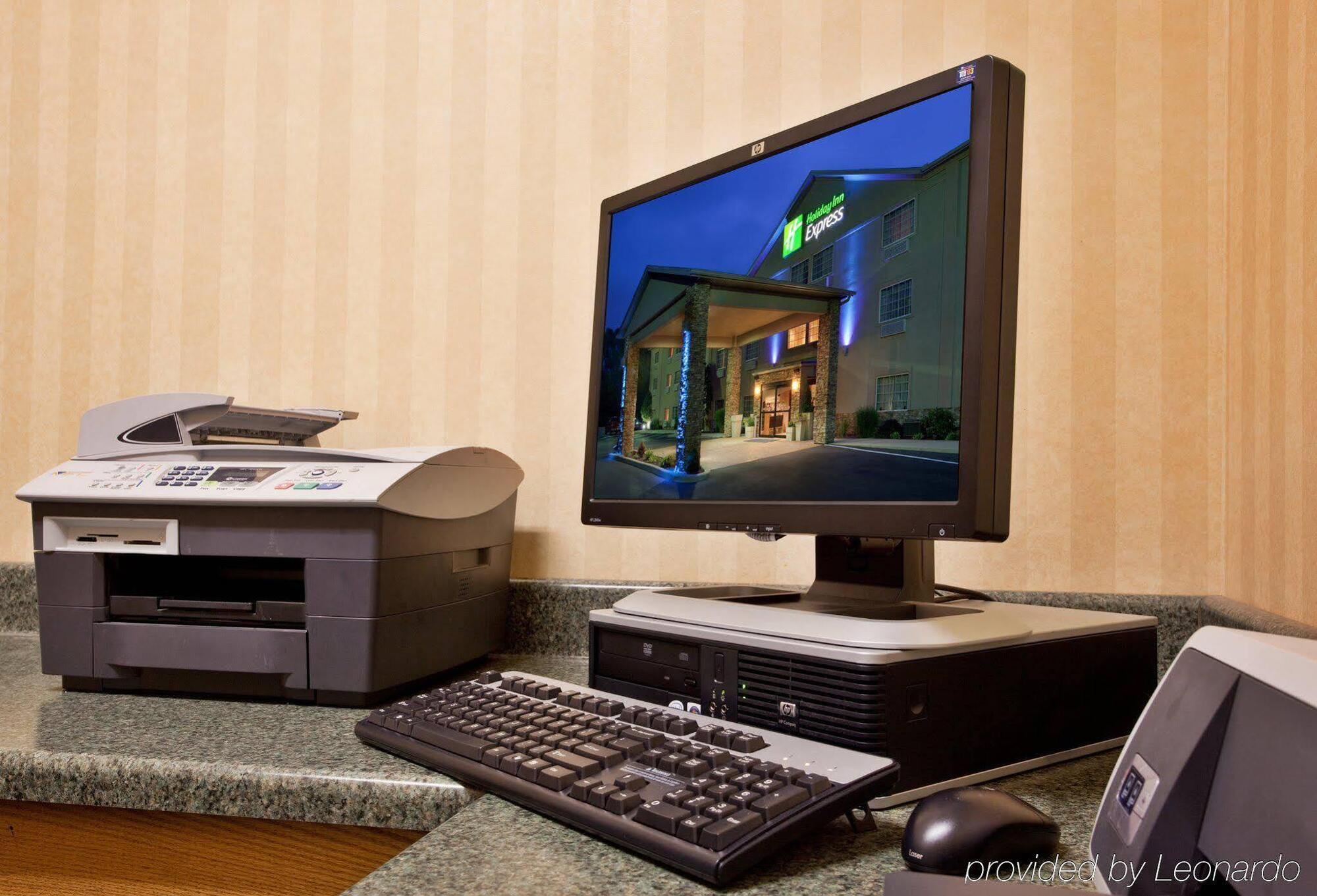 Holiday Inn Express Mount Pleasant- Scottdale By Ihg Esterno foto