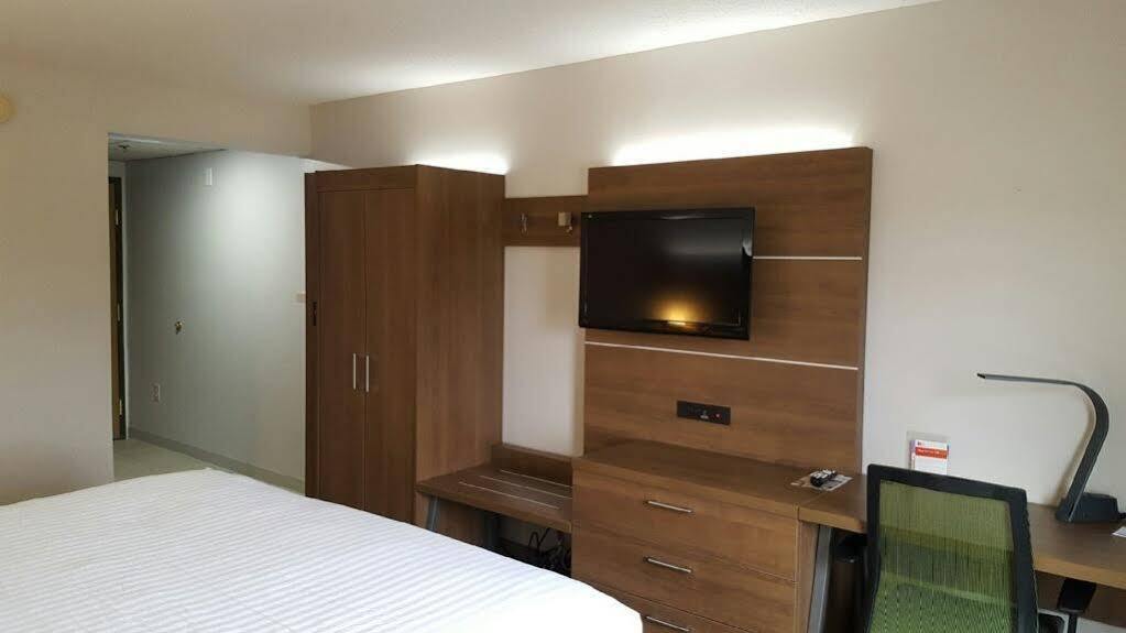 Holiday Inn Express Mount Pleasant- Scottdale By Ihg Esterno foto